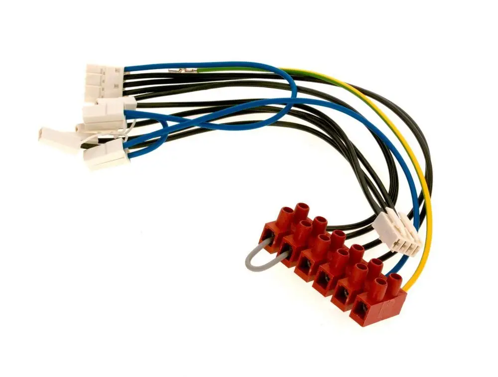 Kabelbaum von Bosch mit mehreren farbigen Drähten,anschlussfertigen Steckern am Ende und einem Kunststoffstecker.
